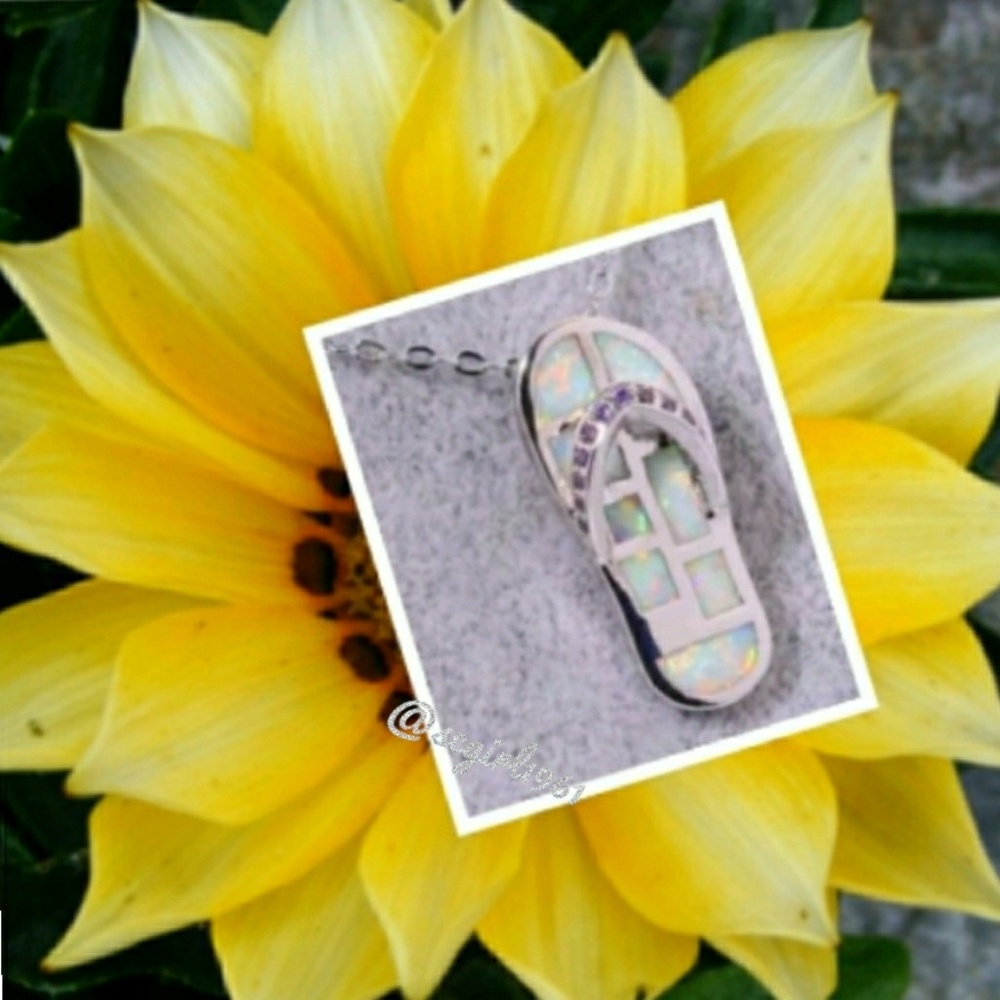 FLIP FLOP JEWEL PENDANT
